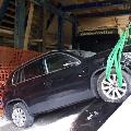 Pkw gegen Lkw: Im Tunnel verkeilt